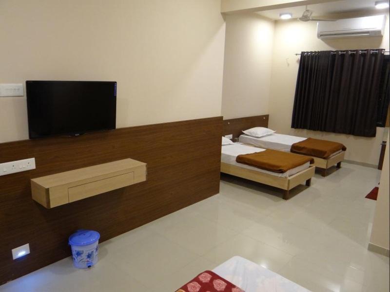 Hotel Midtown Inn Nashik Exterior photo