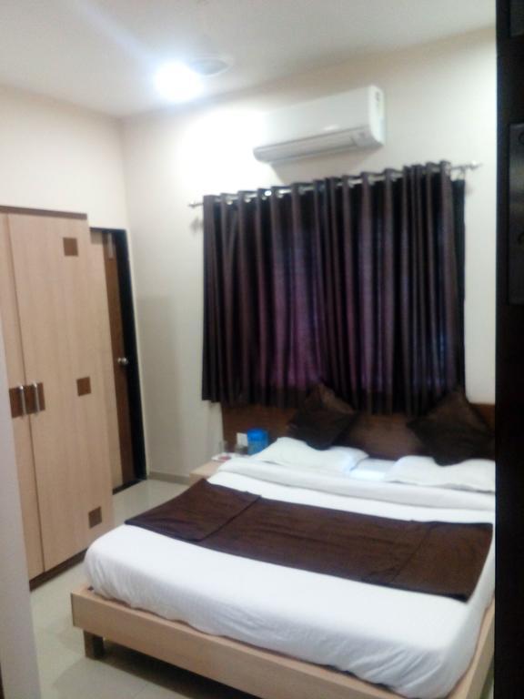 Hotel Midtown Inn Nashik Exterior photo